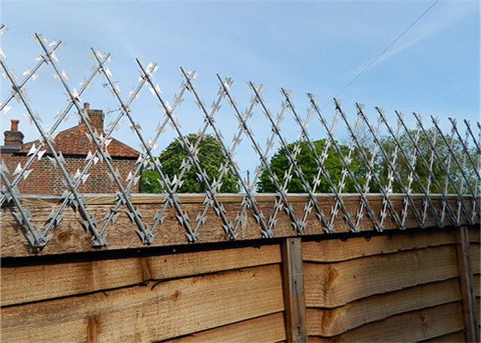 Гальванизированная стальной сетка загородки/бритвы ячеистой сети ограждая коррозионную устойчивость